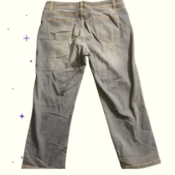 Bandolino Selene Capri Jeans - Picture 3 of 6